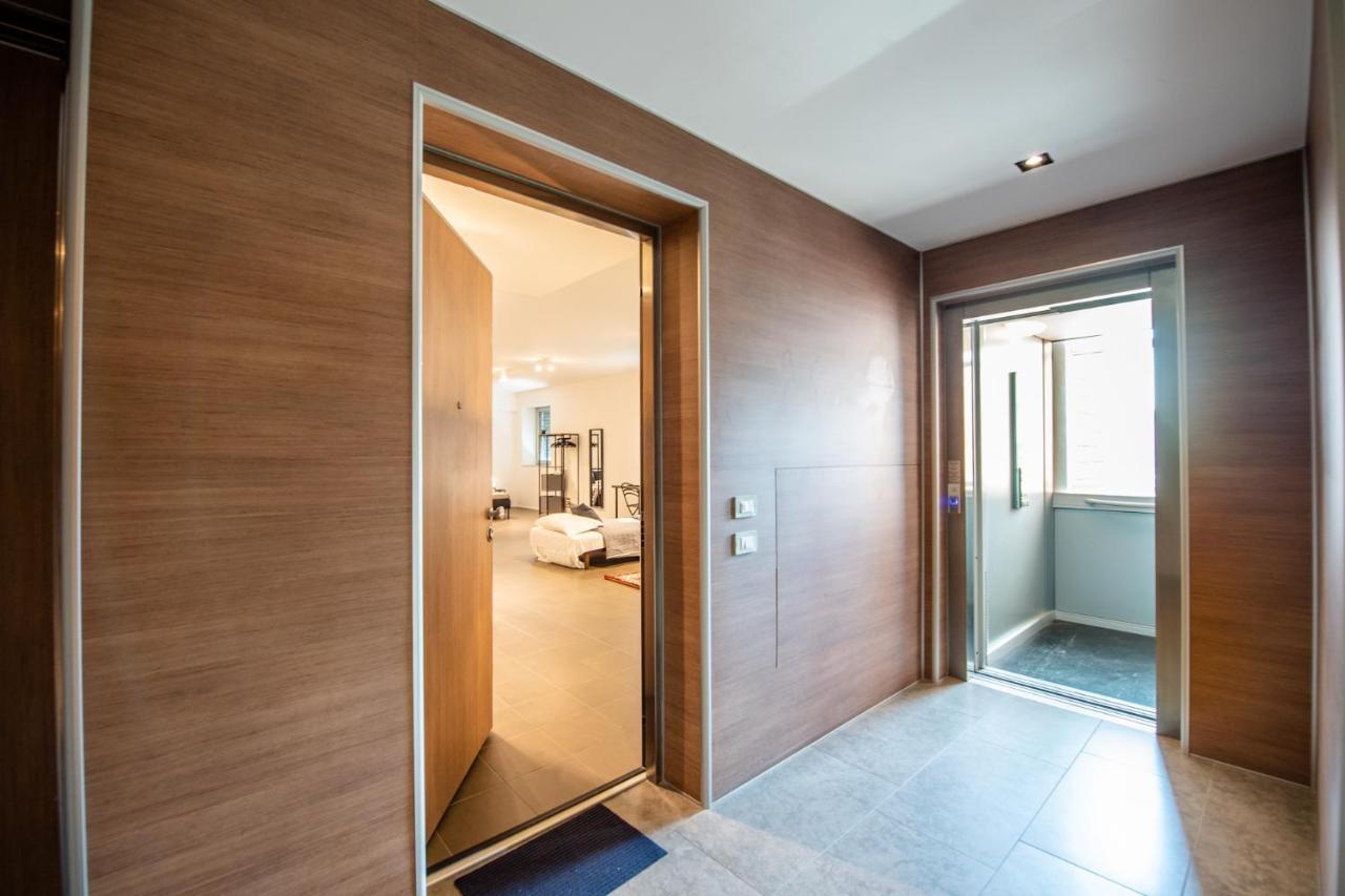Ferienwohnung 350 M Dalla Stazione L Parcheggio Free L Nova Loft Parma Exterior foto