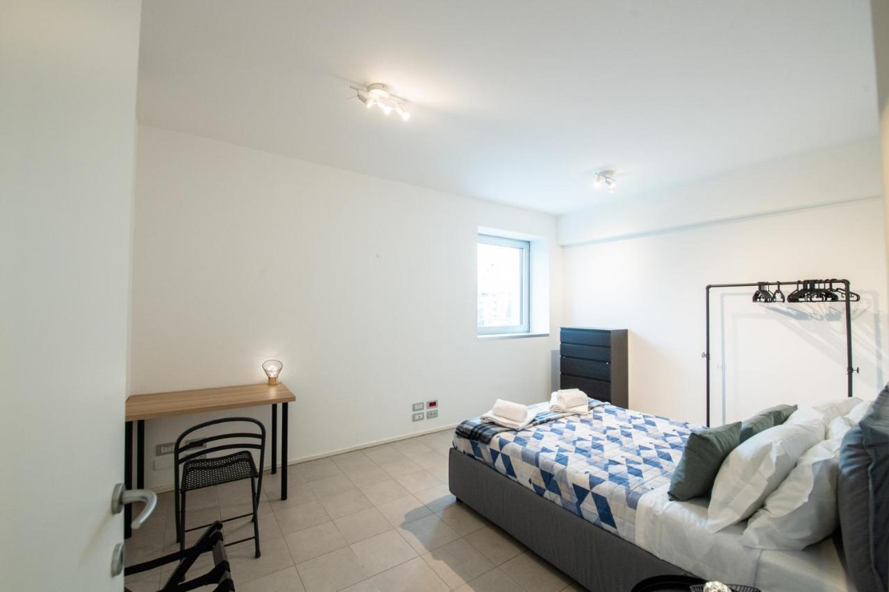 Ferienwohnung 350 M Dalla Stazione L Parcheggio Free L Nova Loft Parma Exterior foto