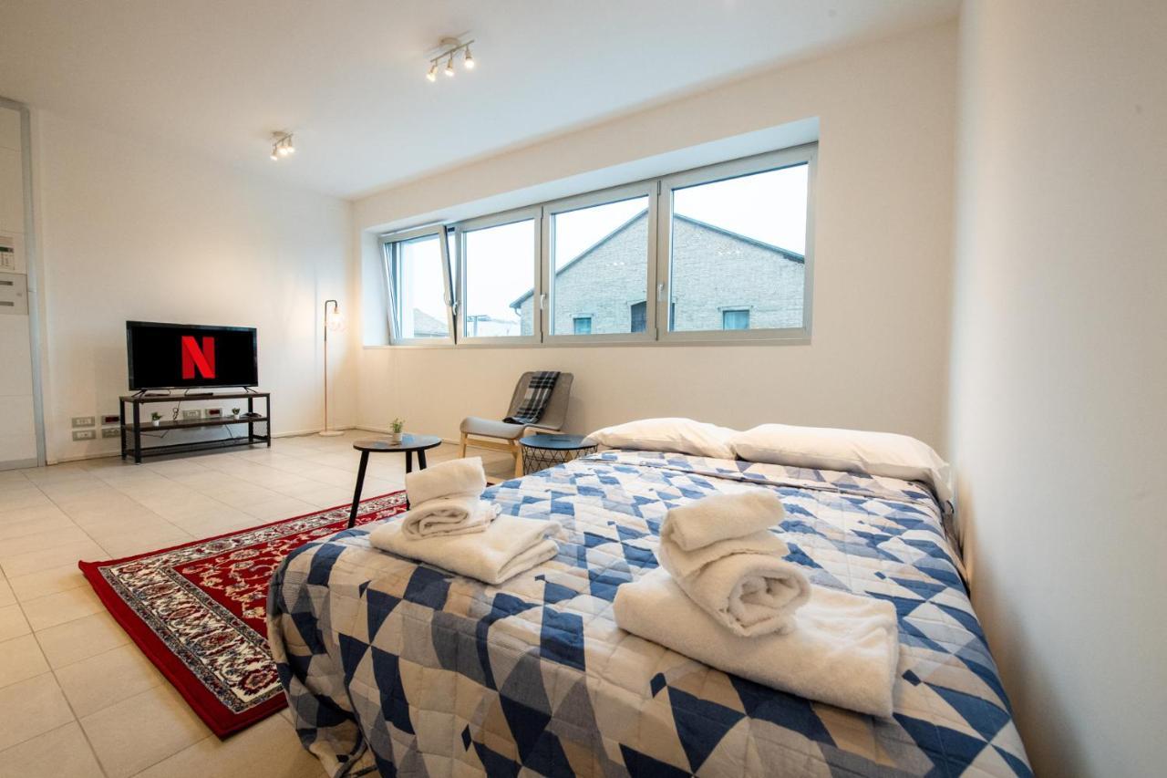 Ferienwohnung 350 M Dalla Stazione L Parcheggio Free L Nova Loft Parma Exterior foto