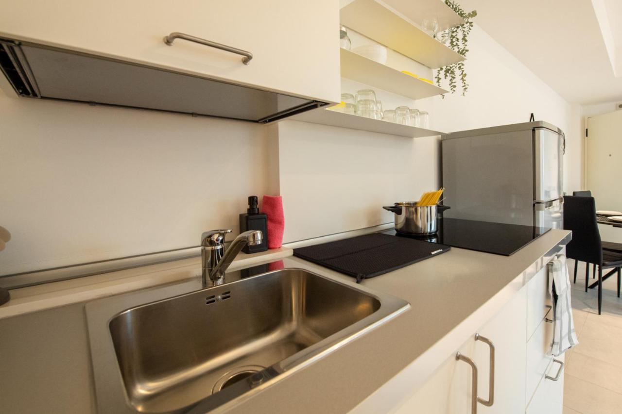 Ferienwohnung 350 M Dalla Stazione L Parcheggio Free L Nova Loft Parma Exterior foto