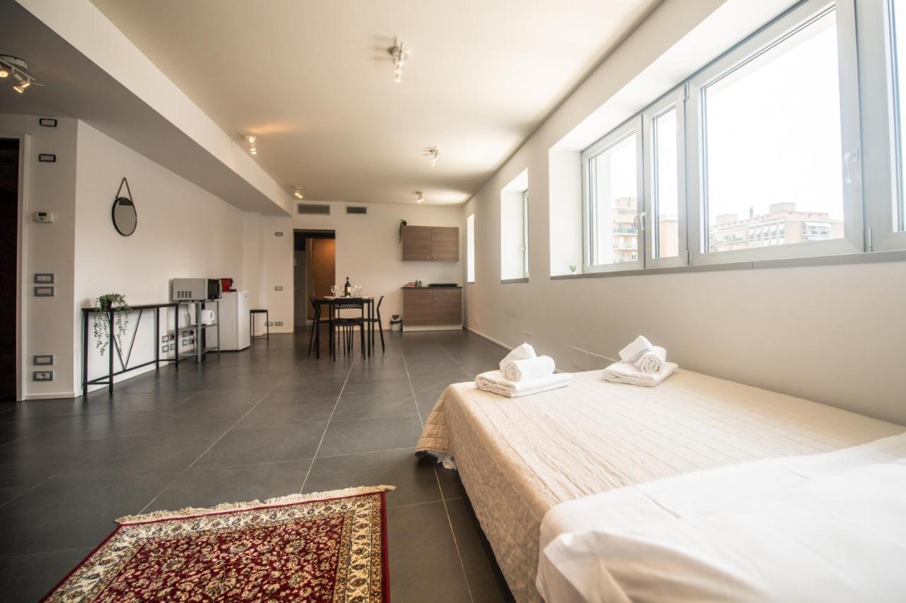 Ferienwohnung 350 M Dalla Stazione L Parcheggio Free L Nova Loft Parma Exterior foto