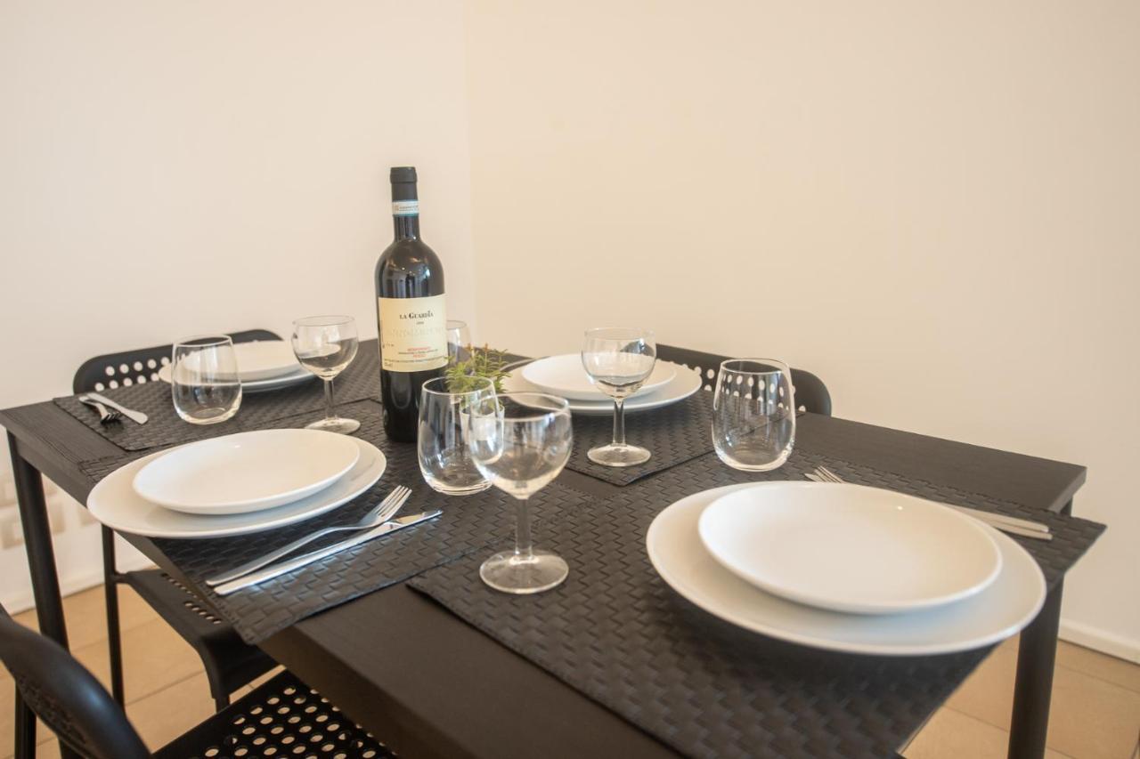 Ferienwohnung 350 M Dalla Stazione L Parcheggio Free L Nova Loft Parma Exterior foto