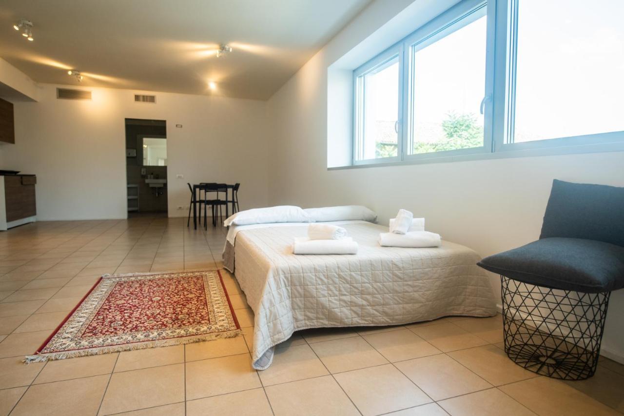 Ferienwohnung 350 M Dalla Stazione L Parcheggio Free L Nova Loft Parma Exterior foto