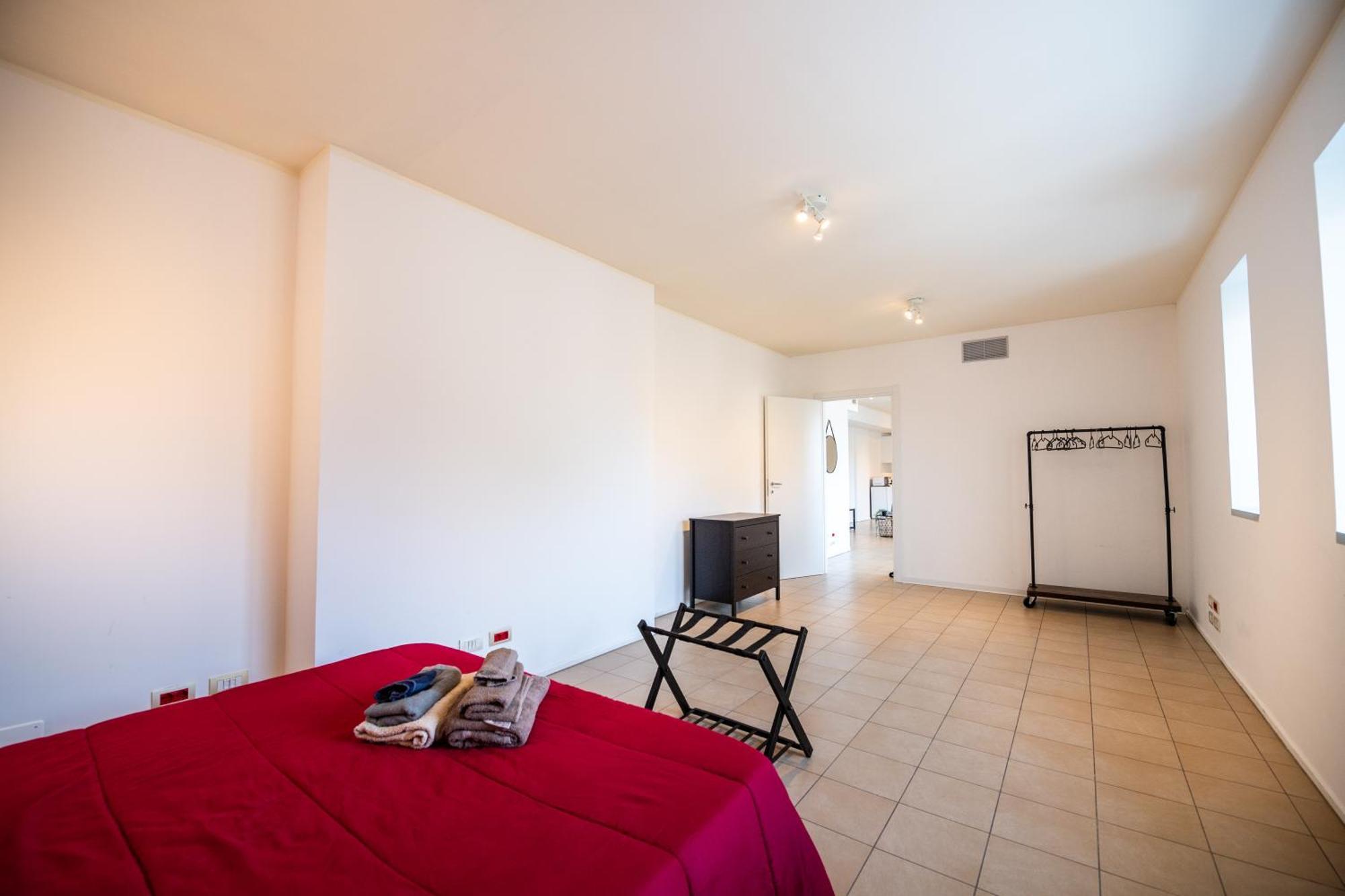 Ferienwohnung 350 M Dalla Stazione L Parcheggio Free L Nova Loft Parma Exterior foto